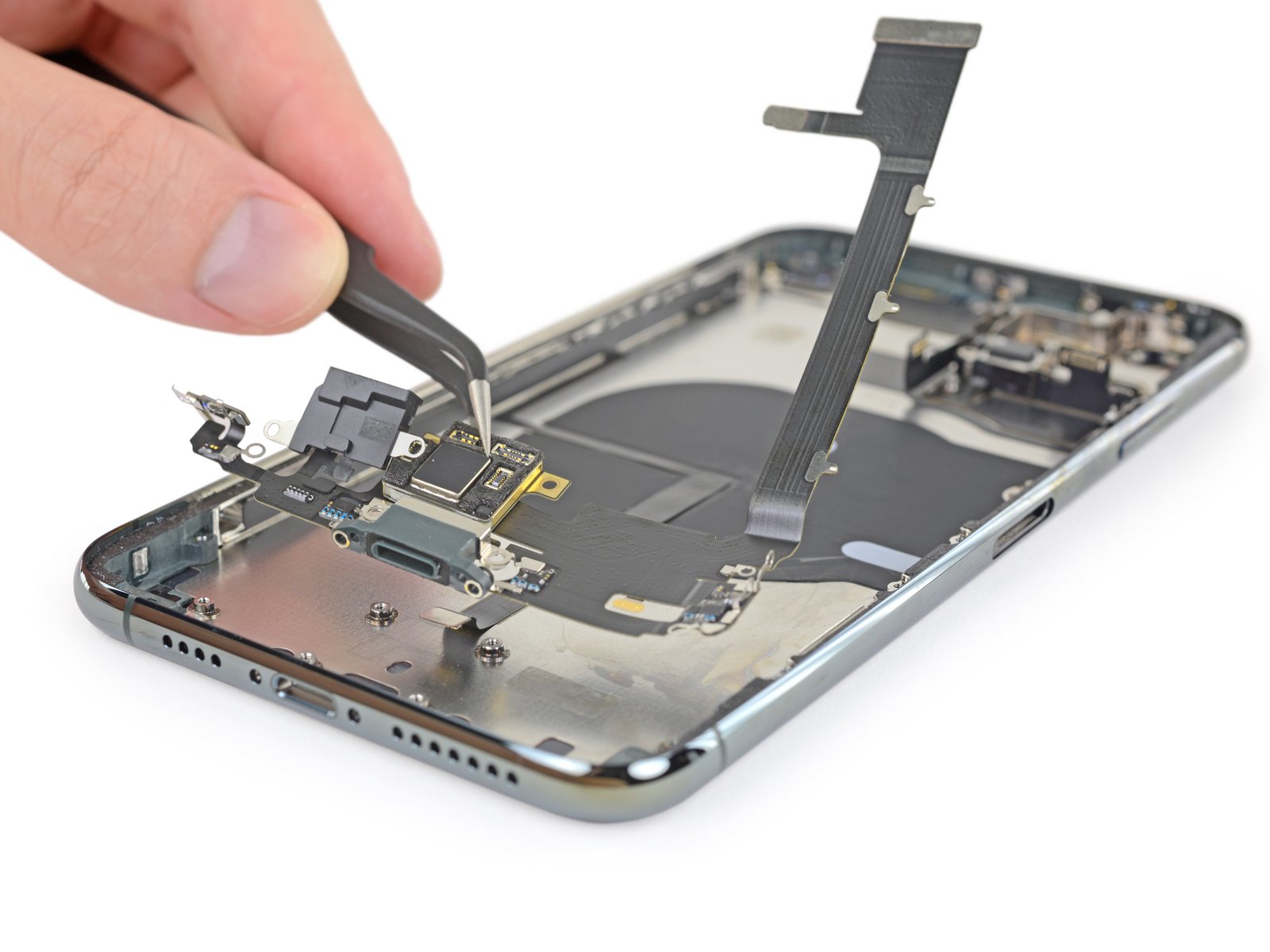 How to Replace iPhone 11 Screen Digitizer: 7 Steps to Successful iPhone Repair at Home