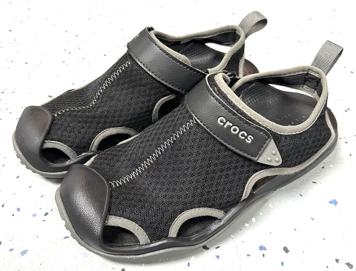 Mesmerizing Meshes: Why Crocs Swiftwater Mesh Sandals Are a Must-Have for Men This Summer