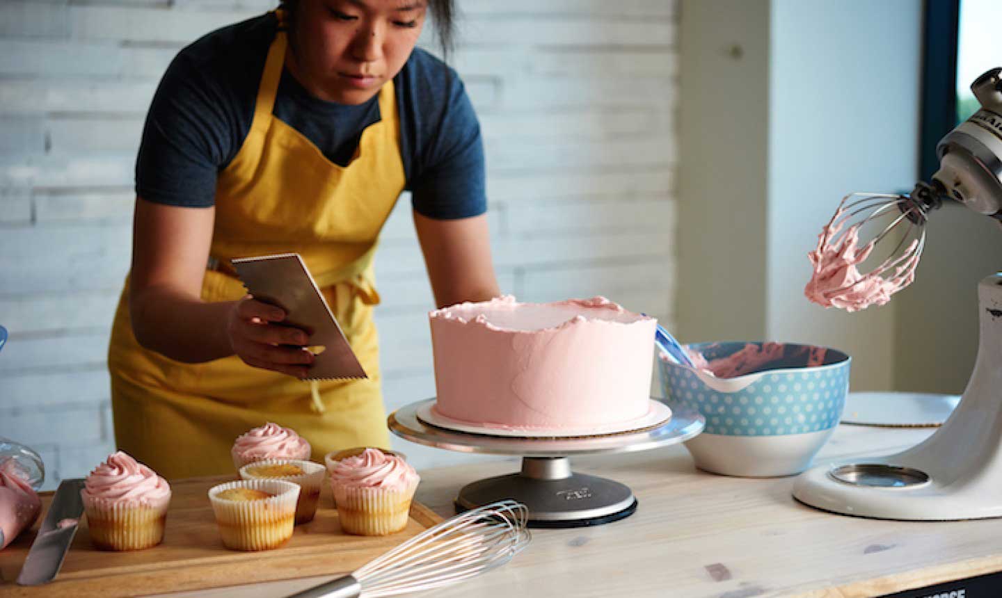 How to Pick the Perfect Cake Carrier: The Top Choices for Protecting & Transporting Your Creations