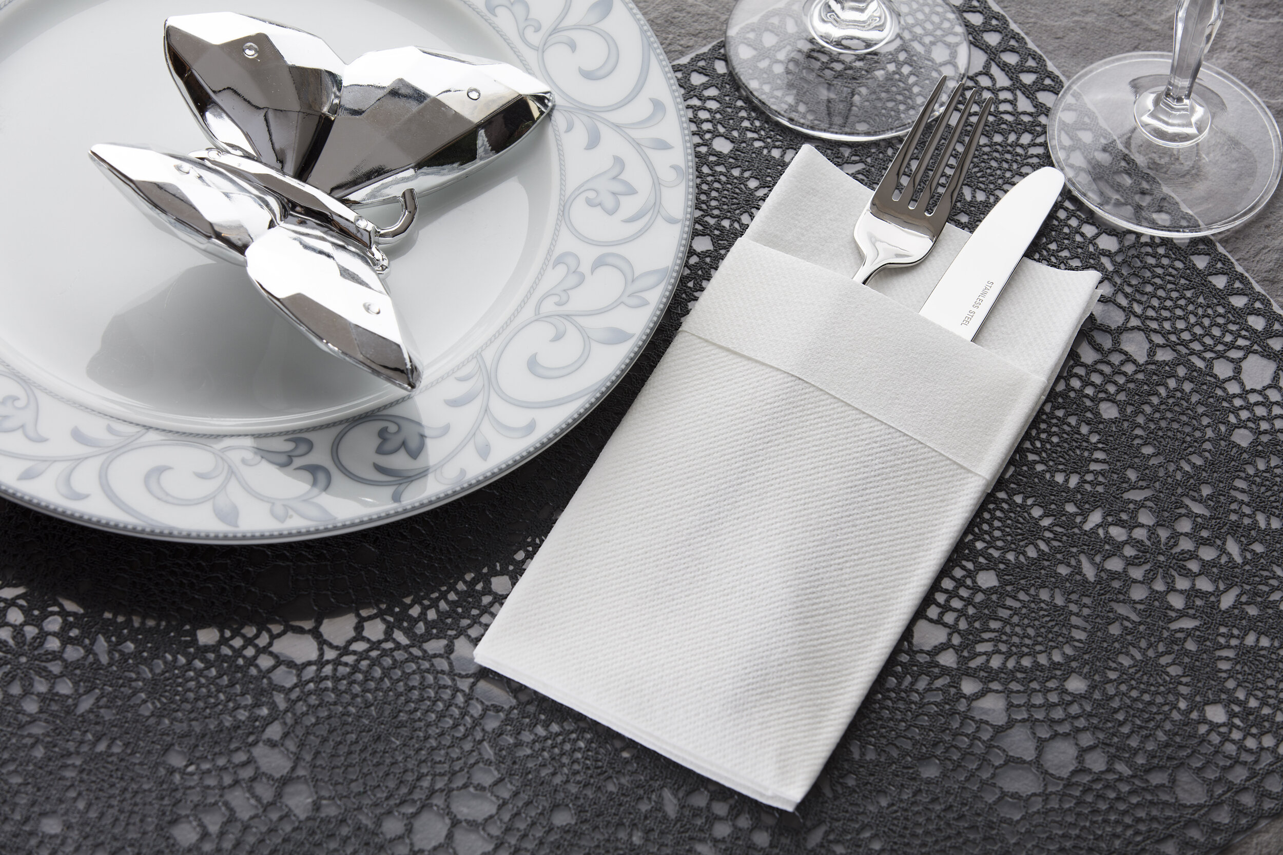 Monogram Disposable Napkins: The 8 Best Ways To Add Elegance To Your Table