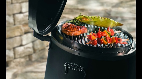 Grill Better in 2023: A Look at the Char-Broil Big Easy Smoker