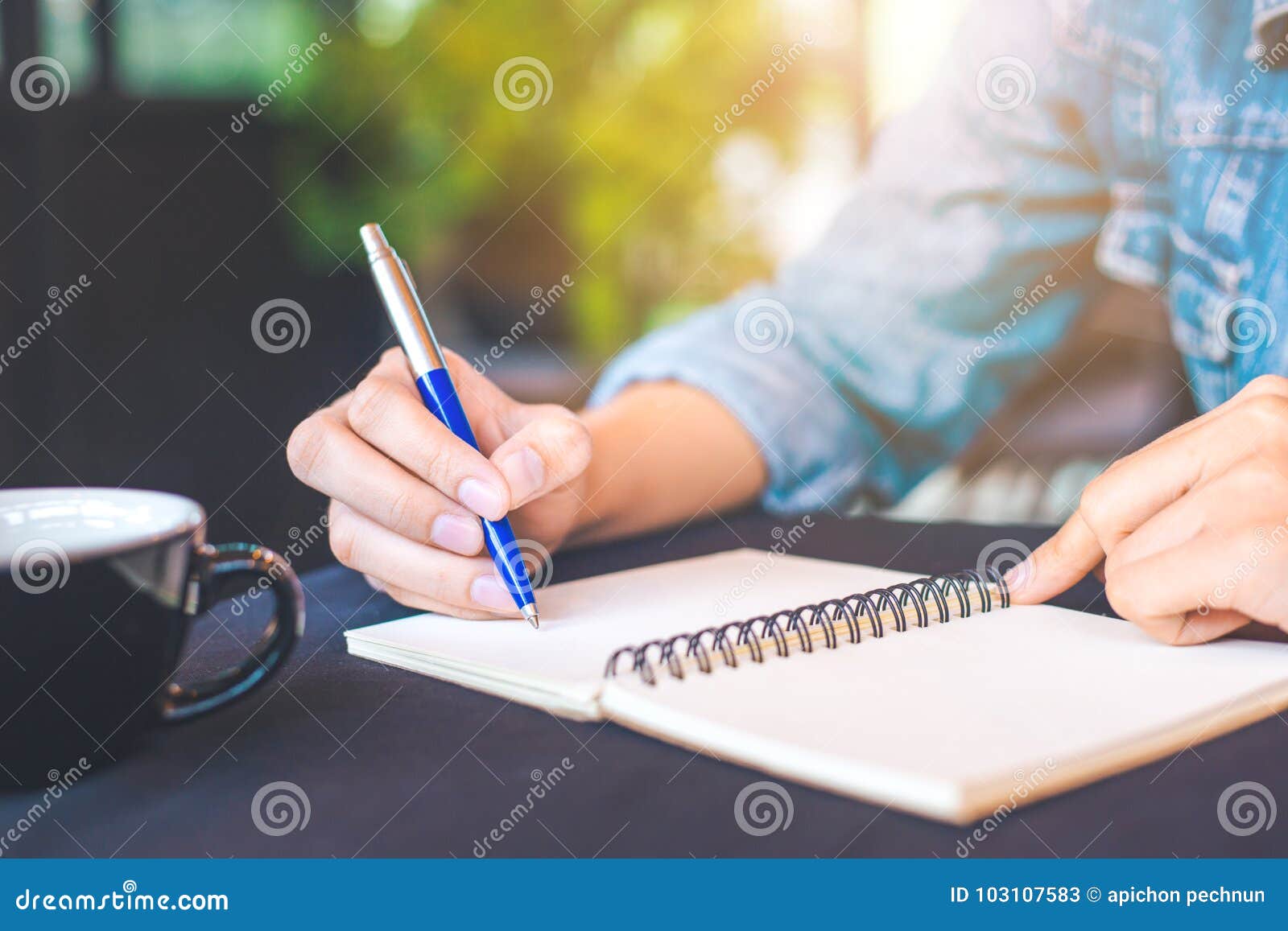 How to Find the Best Foray Pens for Writing and Office Work in 2023