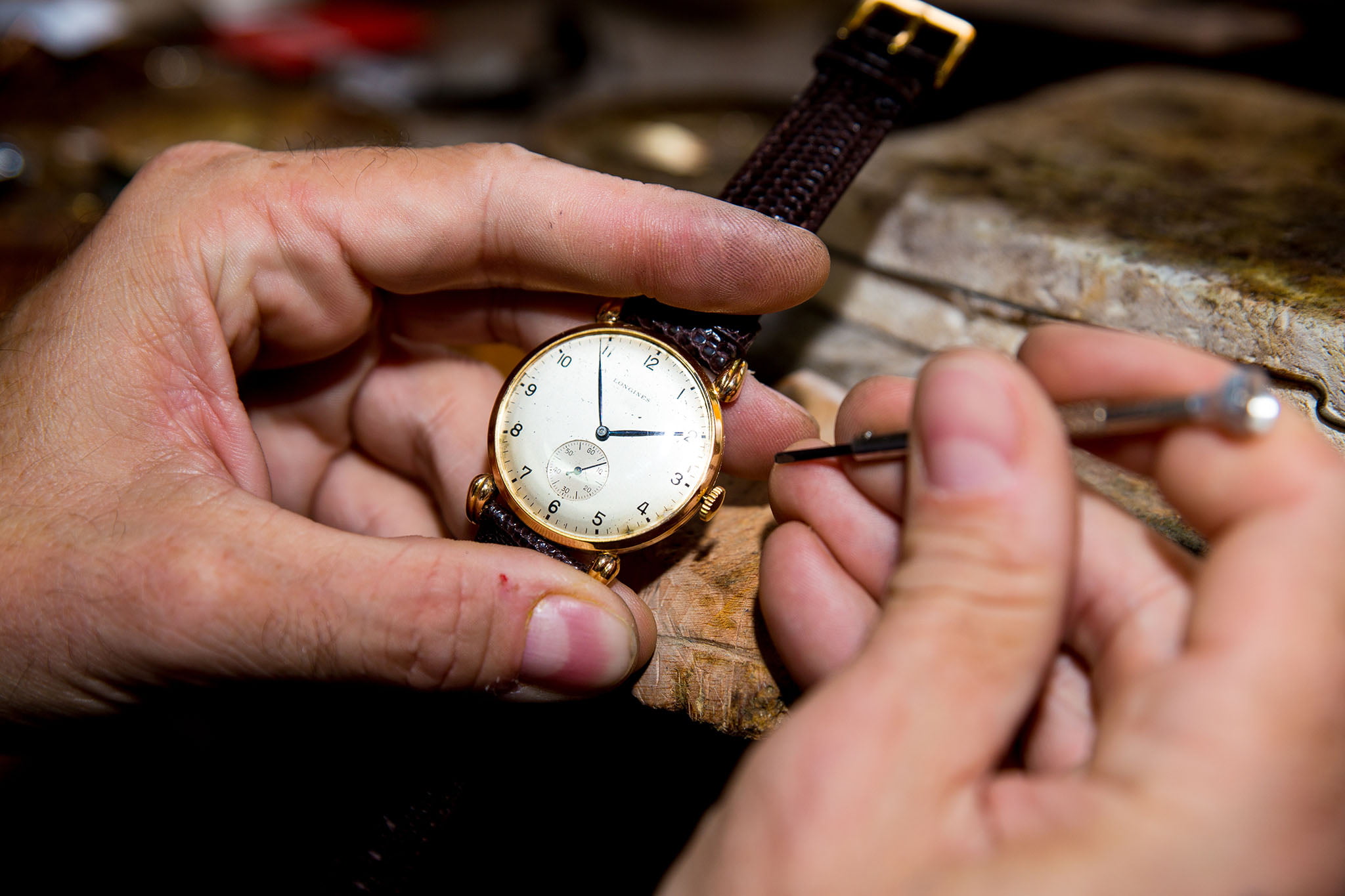 Need a DW Watch Repair. Learn How to Replace Batteries and Straps on Your Timepiece