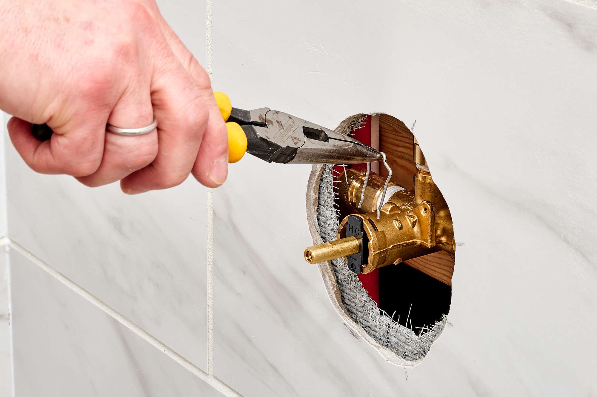 How To Replace A Faulty Thermostatic Shower Valve Cartridge: The 10 Step Guide